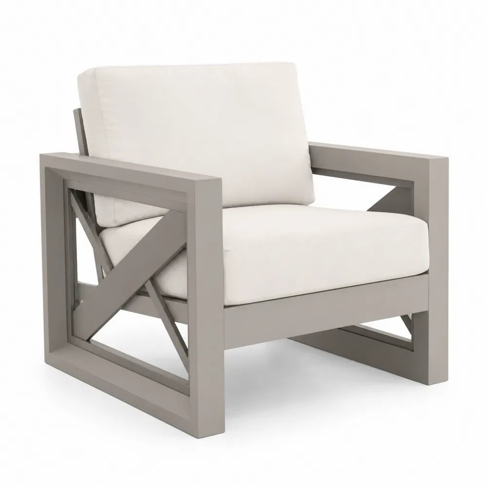 Fauteuil en aluminium avec coussins en tissu beige